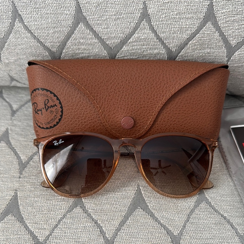 Ray-Ban Brown Erika sunglasses
